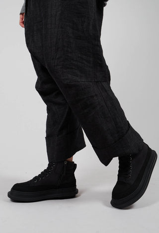 High Top Sneakers in Black - 3985251