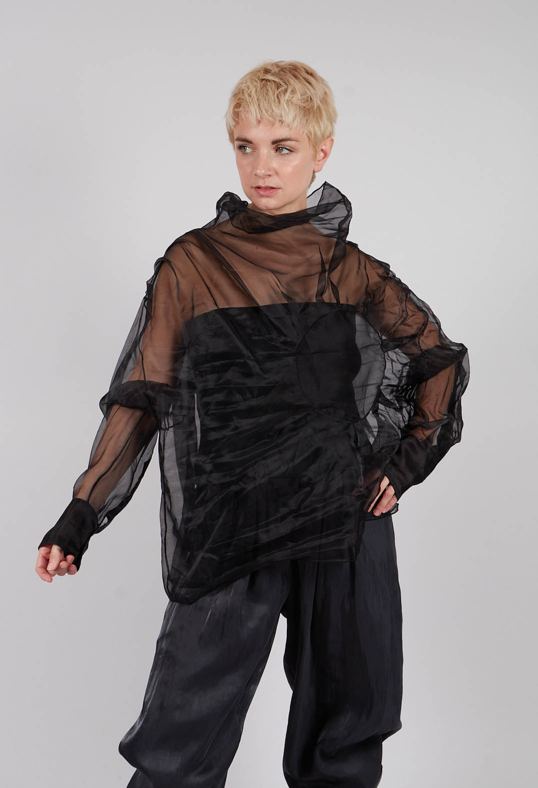 Hella Top in Black – Olivia May