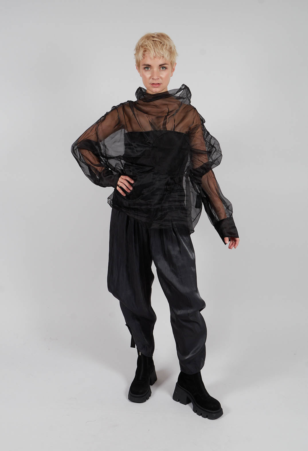 Serra Trousers in Anthrazite