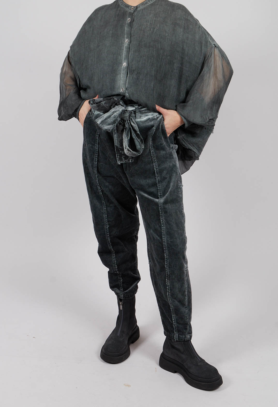 Relaxed Fit Trousers in Emerald Grey