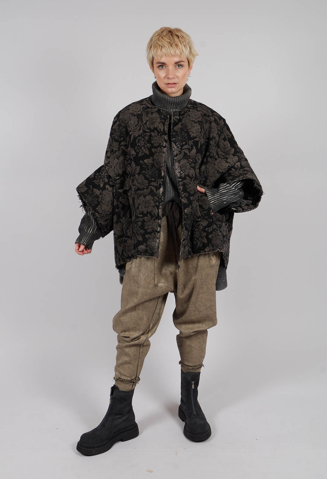 Fluted Sleeve Jacket in Wet Sand