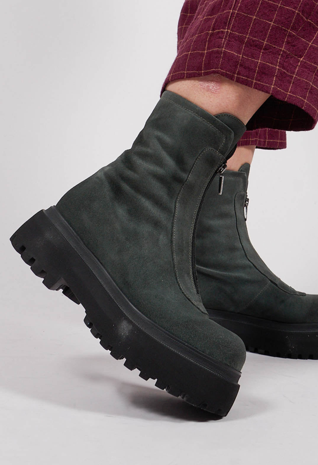 Zip Front Boots in London Amazzonia