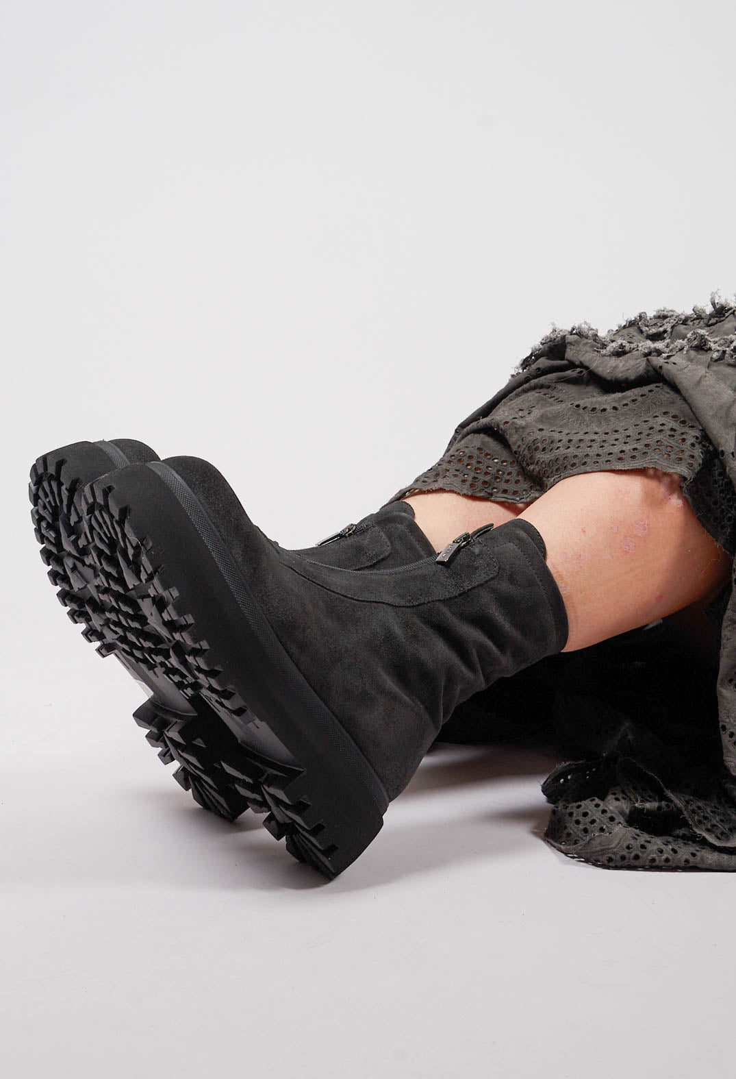 Zip Front Boots in London Antrocite