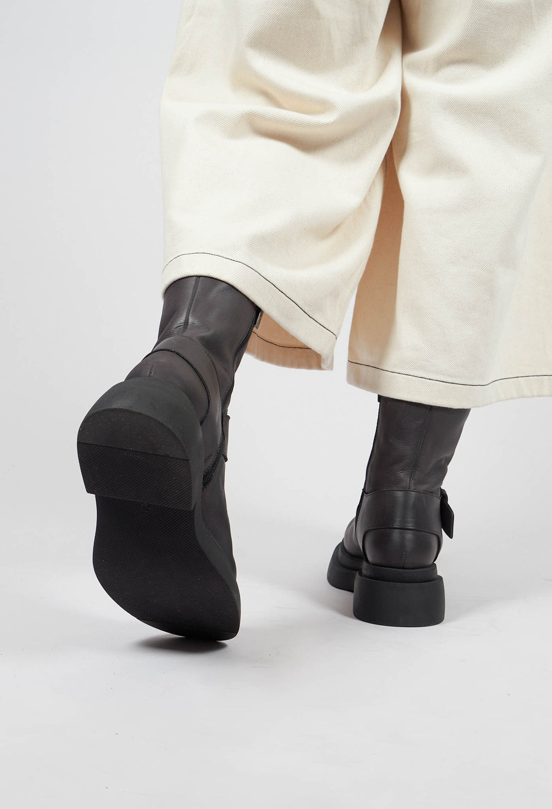 Ankle Boots with Buckle in Gasoline Londra