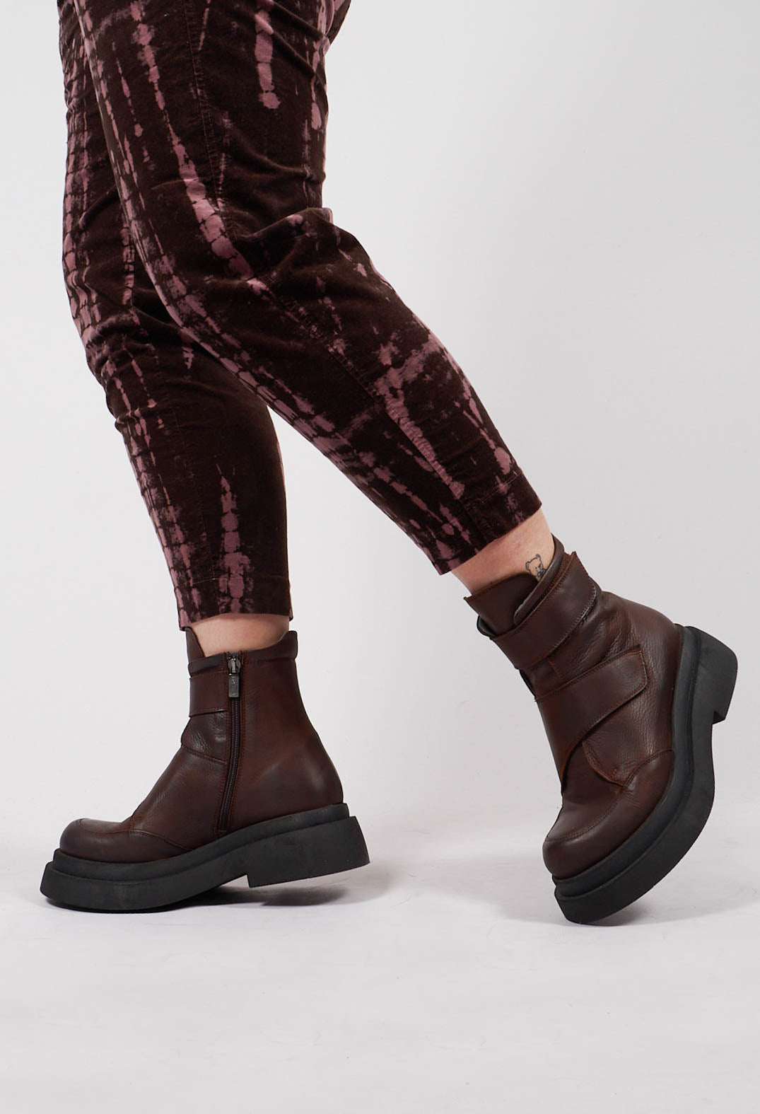 Ankle Boots in Gasoline Sigaro
