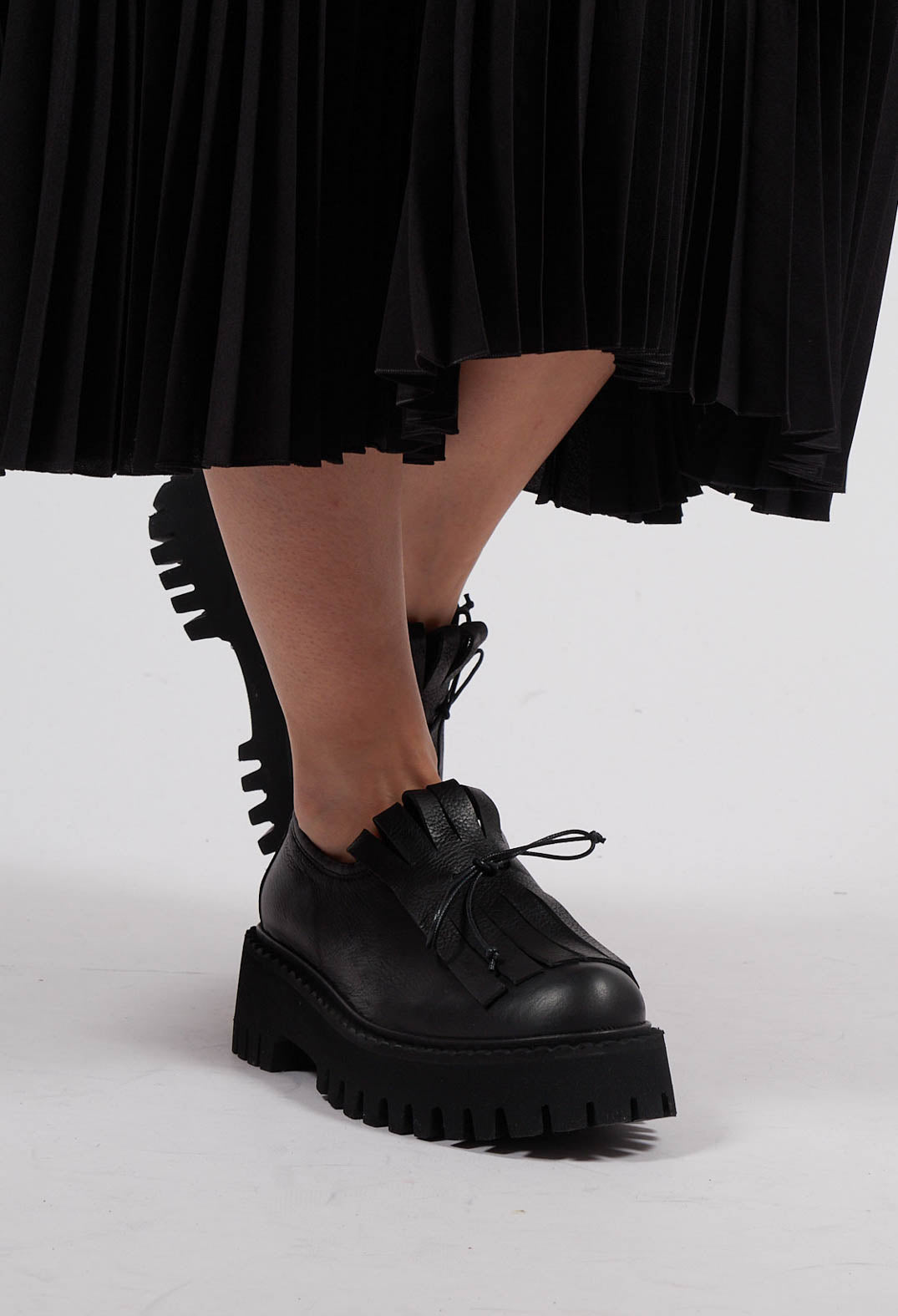 Fringe Loafers in Gasoline Nero