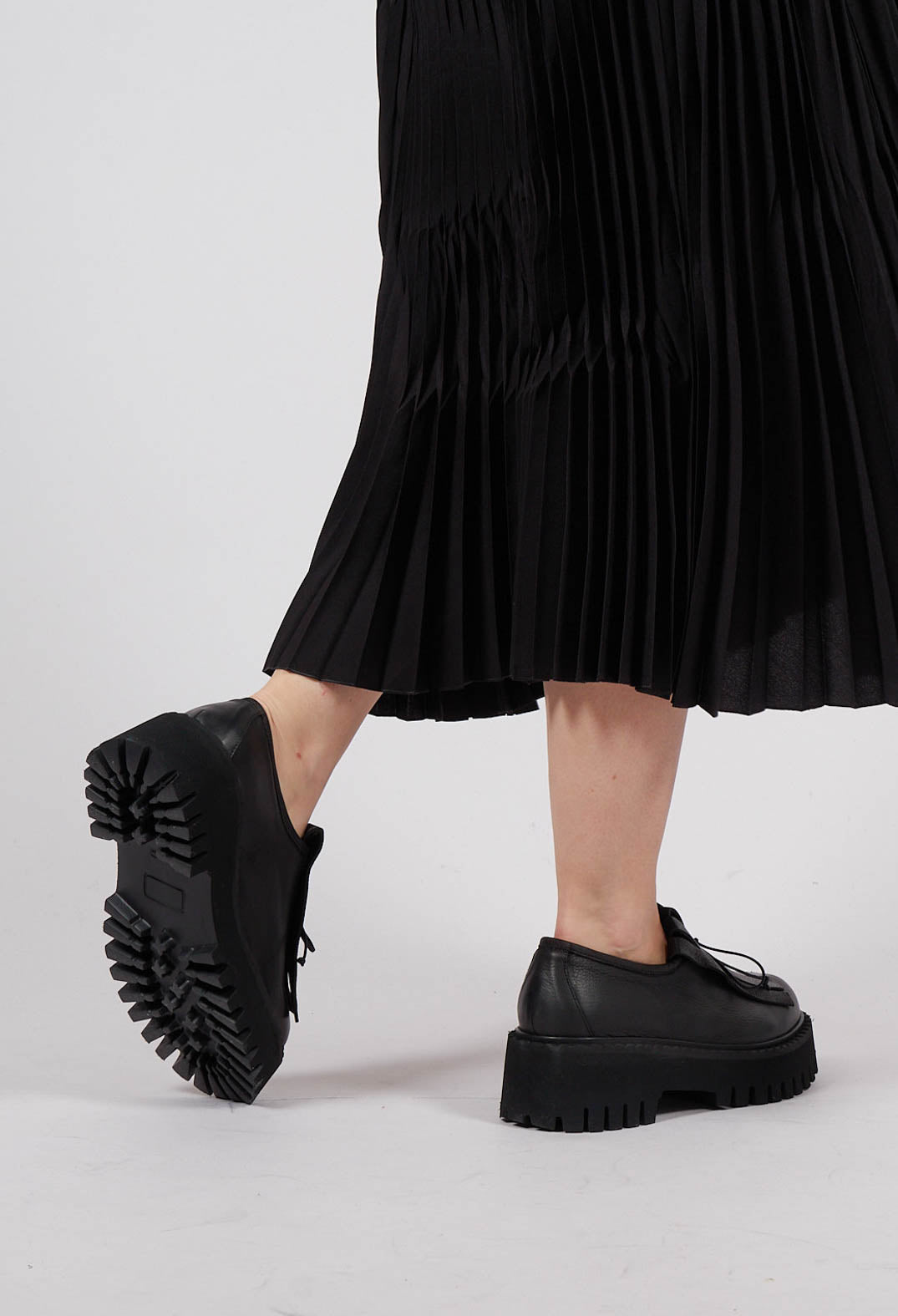Fringe Loafers in Gasoline Nero