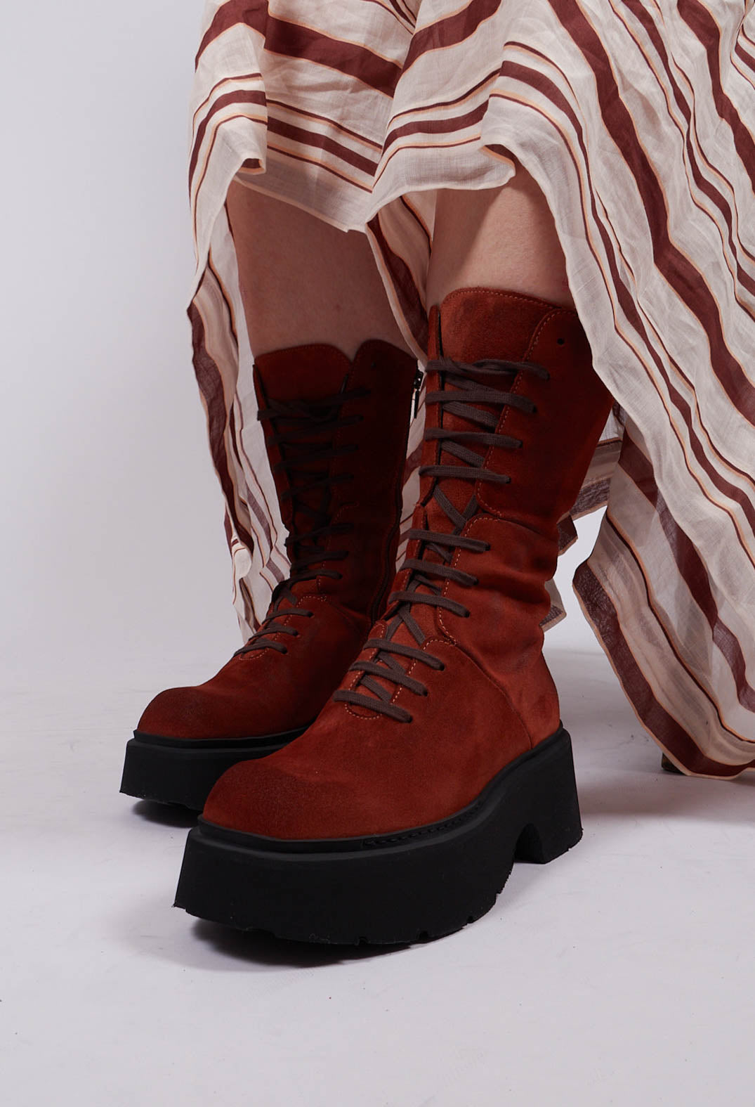 Lace Up Boots in London Red Brown