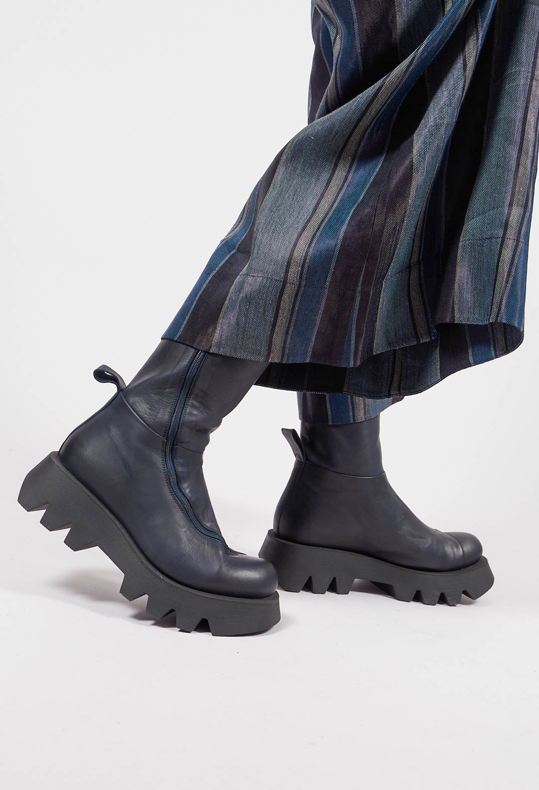 Boots with Curved Zip in Gasoline Navy
