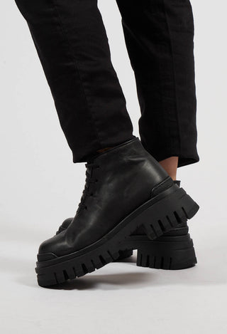 Lace Up Boots in Gasoline Nero
