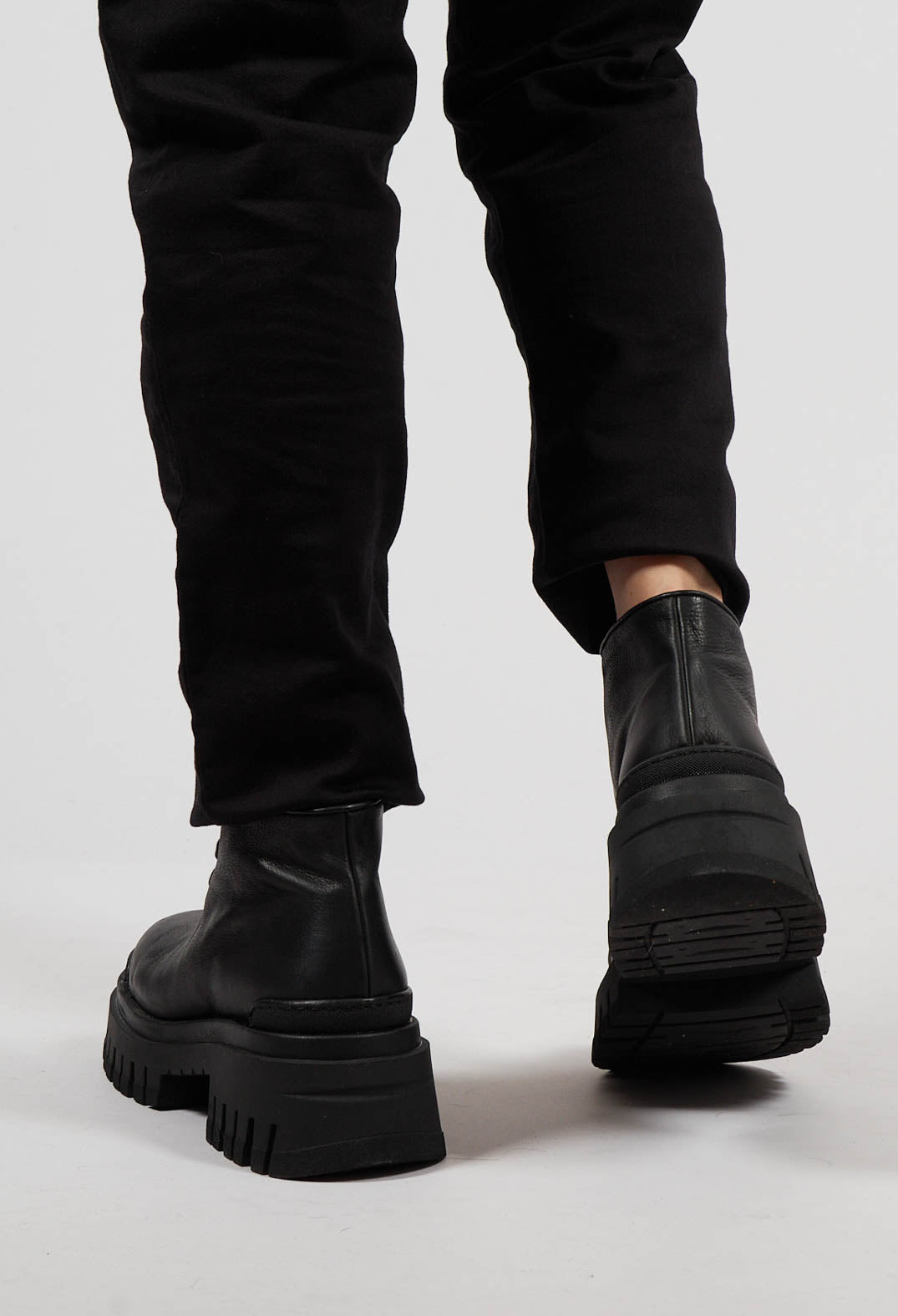 Lace Up Boots in Gasoline Nero