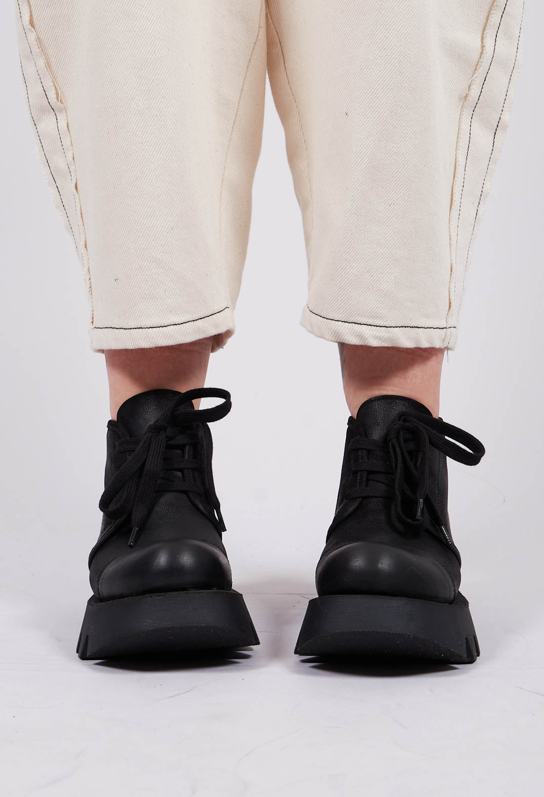 Ankle Lace Up Boots in Gasoline Nero