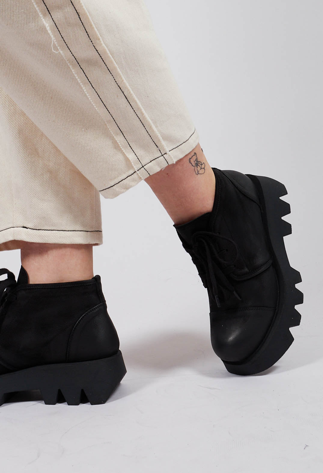 Ankle Lace Up Boots in Gasoline Nero