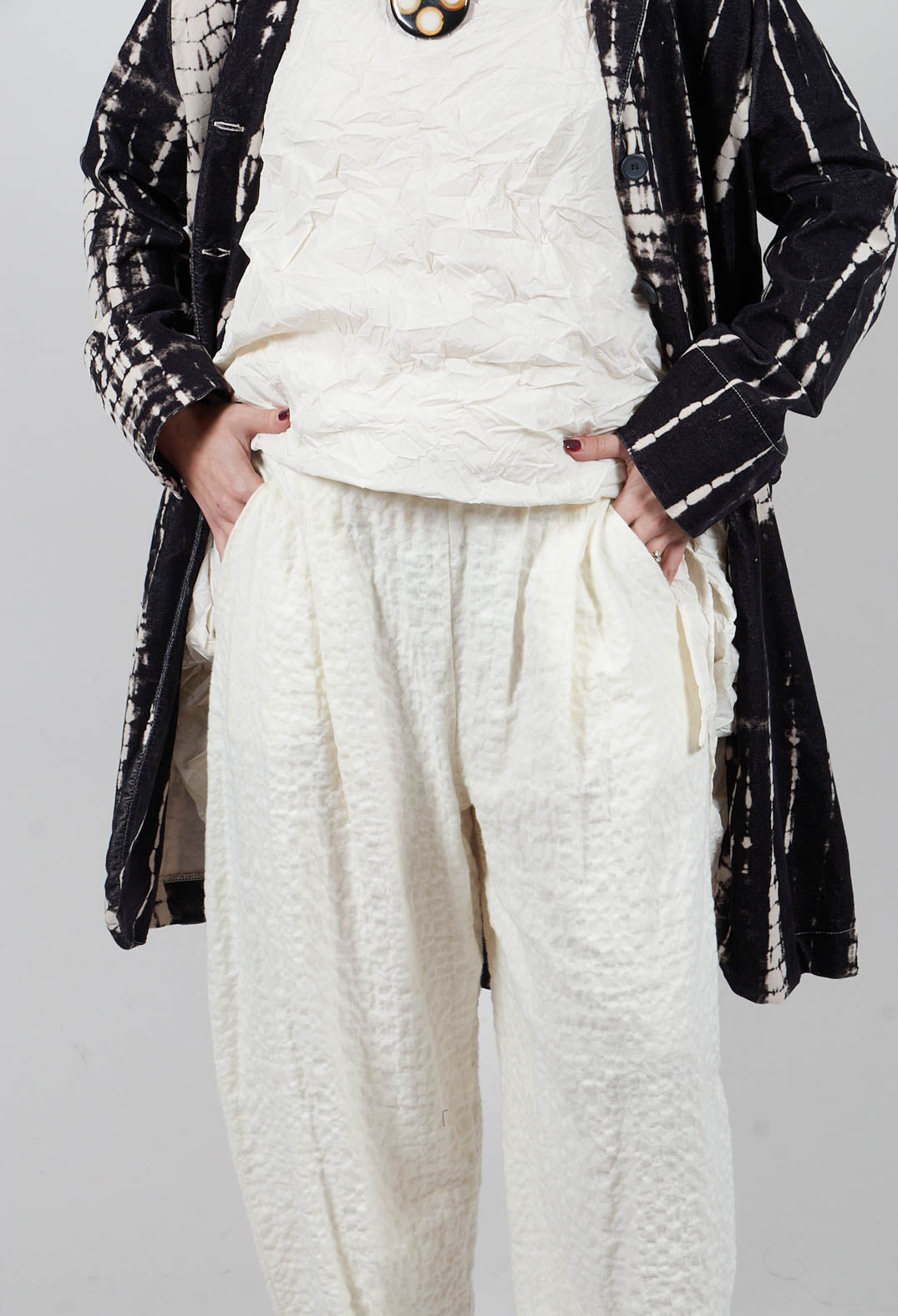 Bian SU Plain Trousers in Luna