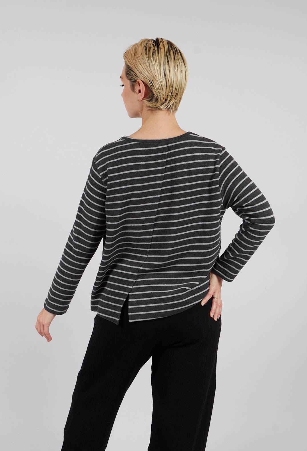 Crema Cardigan in Riga Antracite