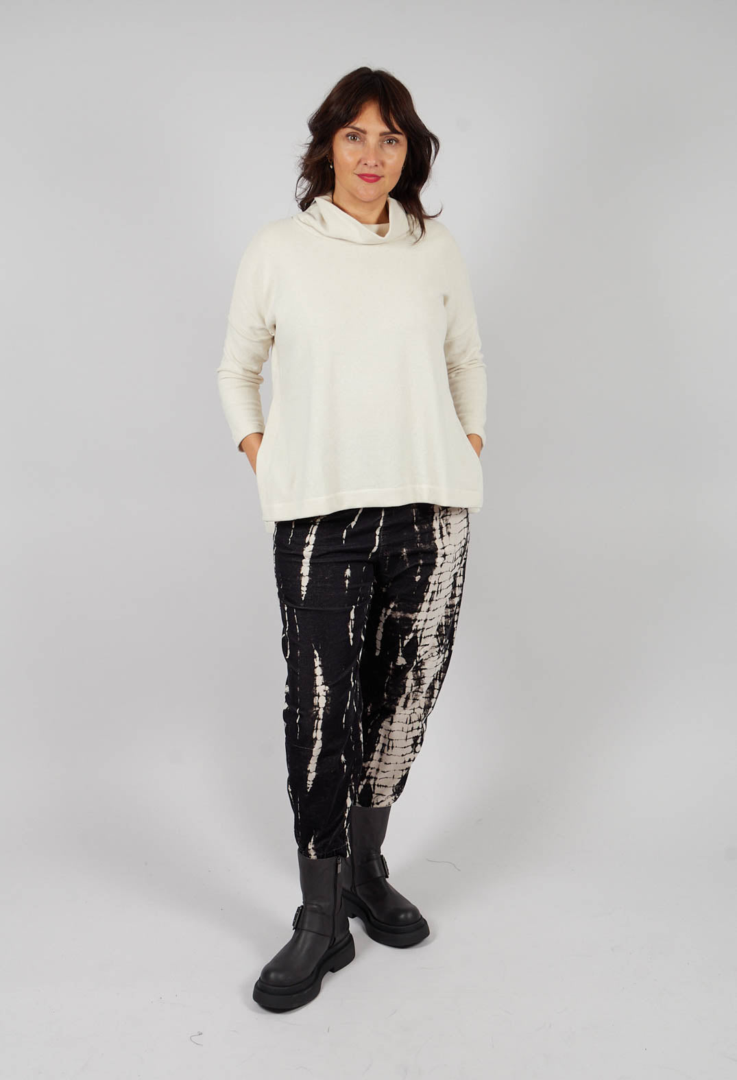 Dina Jumper  in Luna