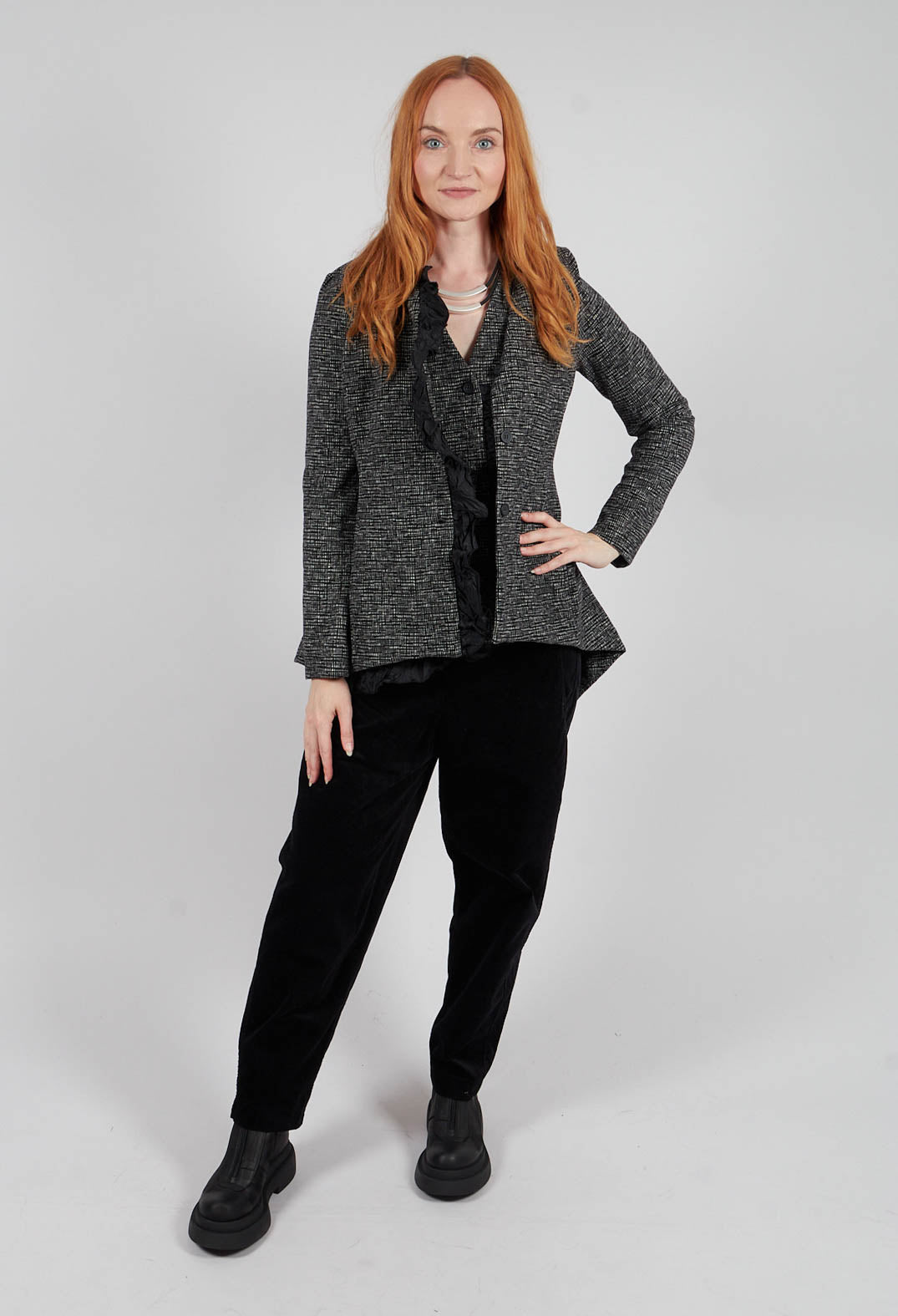 Terra L Trousers in Nero