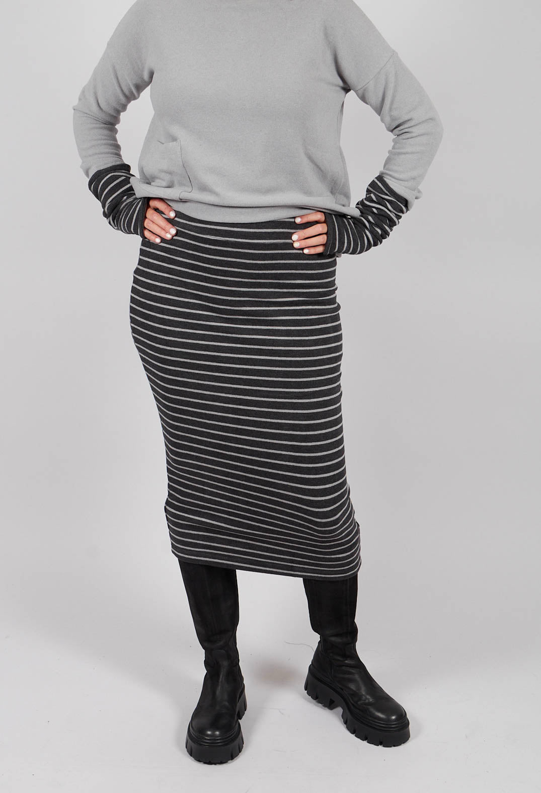 Lilla Skirt in Riga Antracite