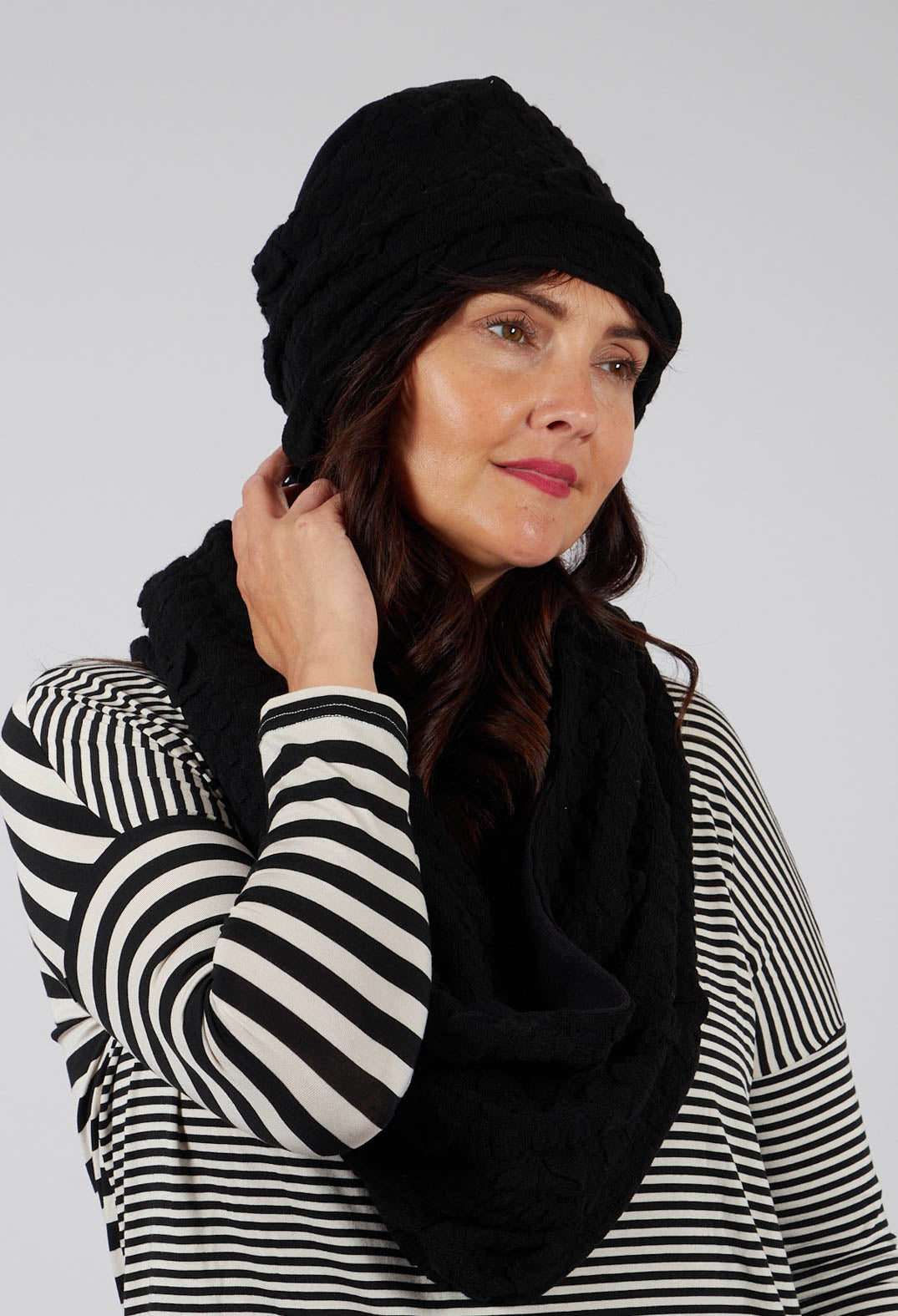 Lupa Hat in Nero