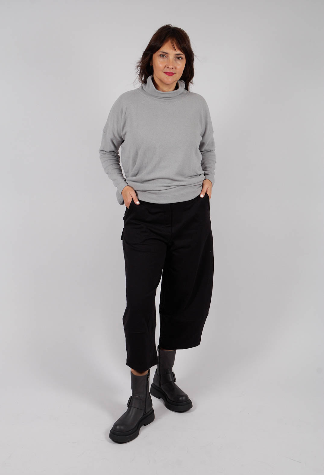 Mira F Trousers in Nero