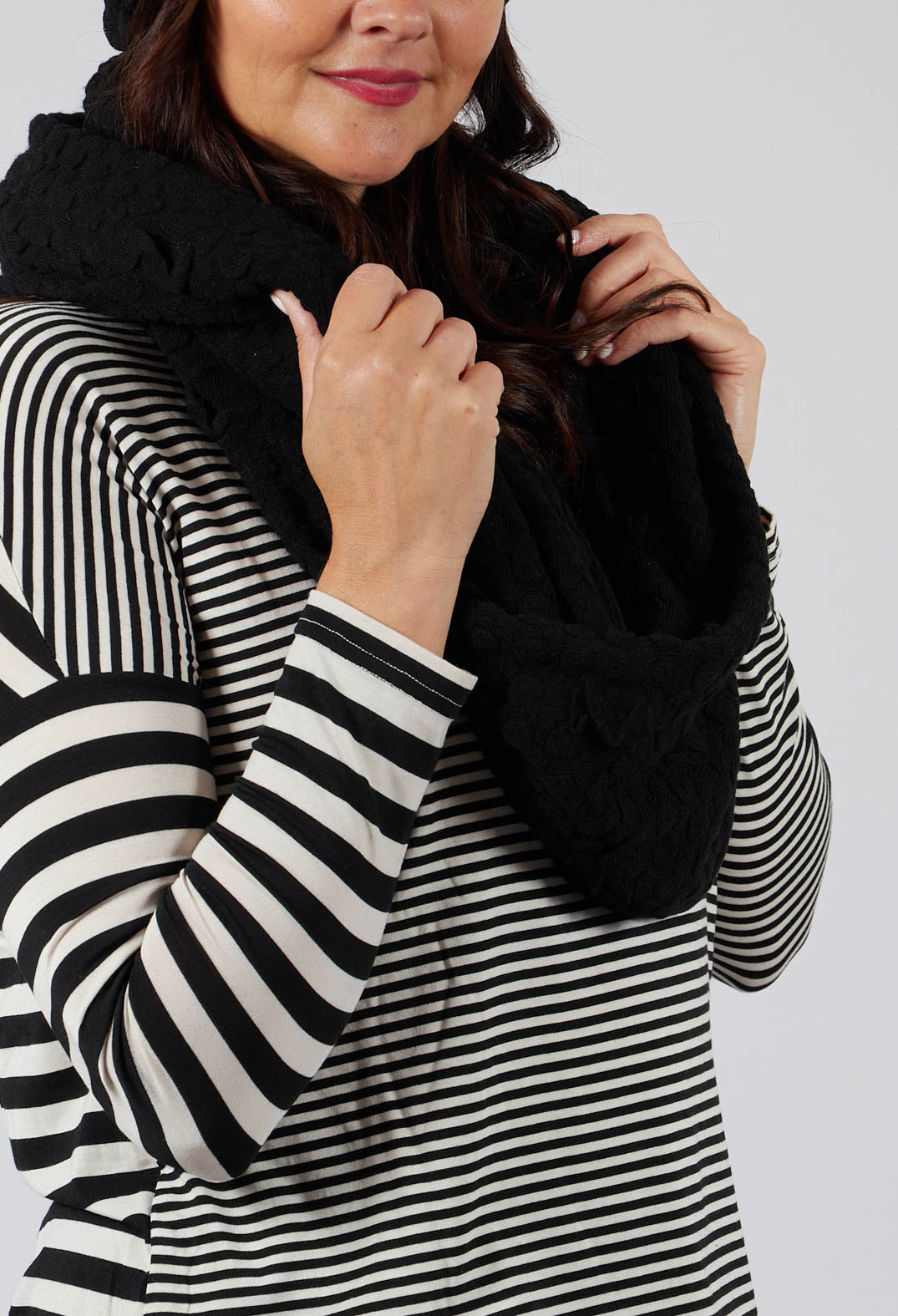 Niko Collar in Nero