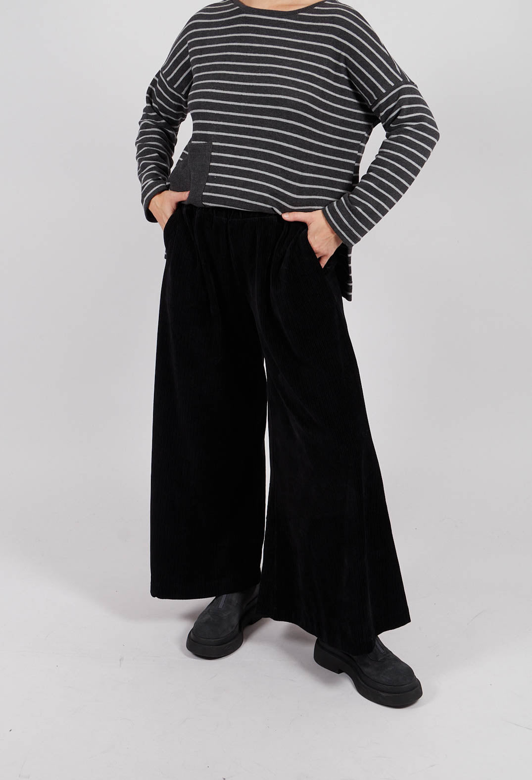 Nucci Trousers in Nero