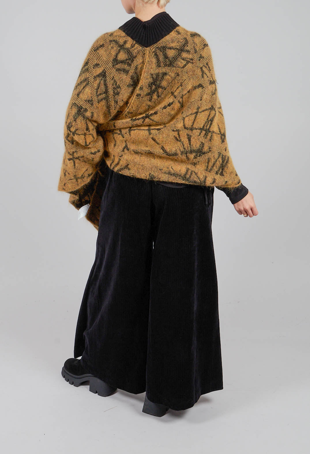 Nucci Trousers in Nero