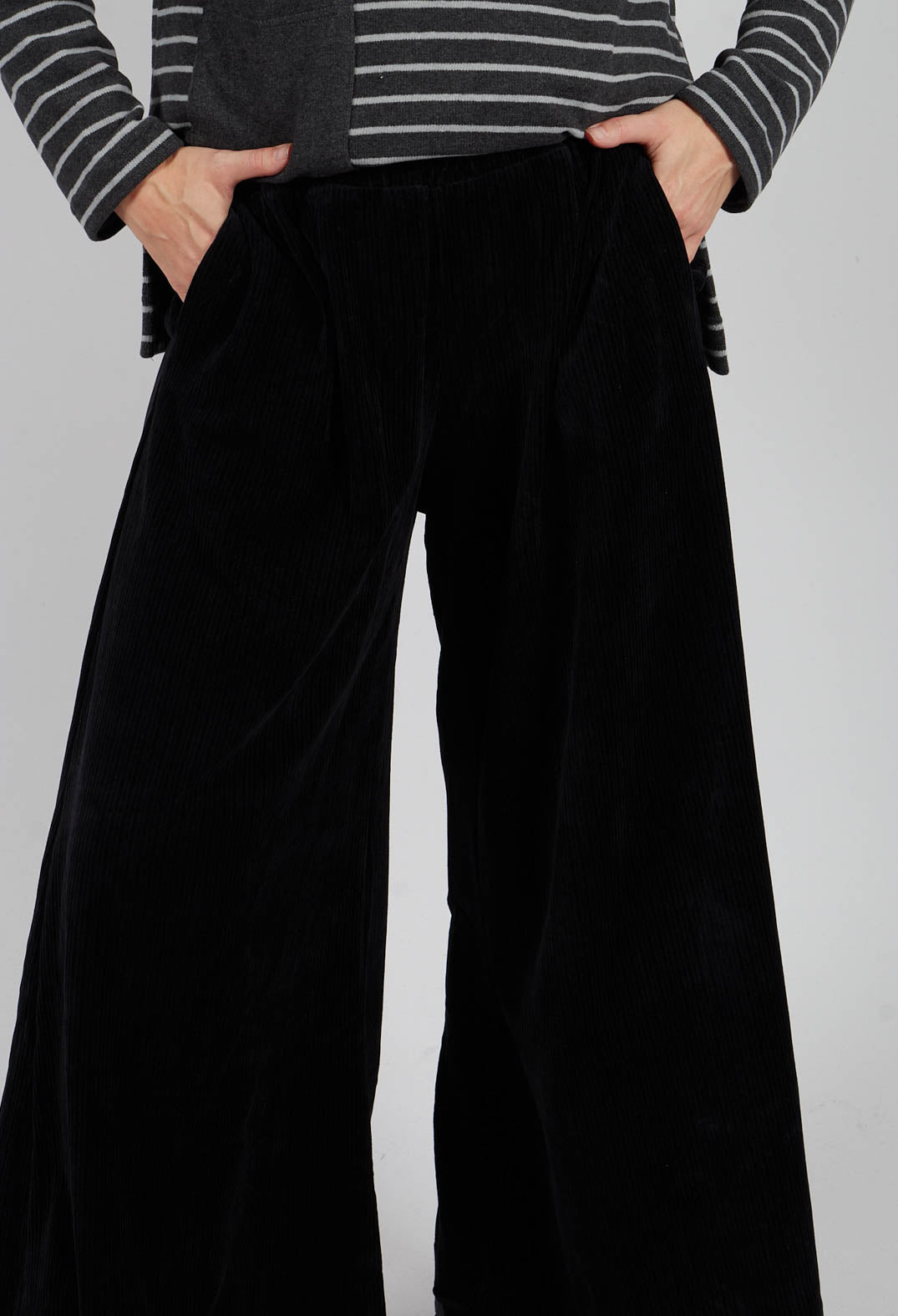 Nucci Trousers in Nero