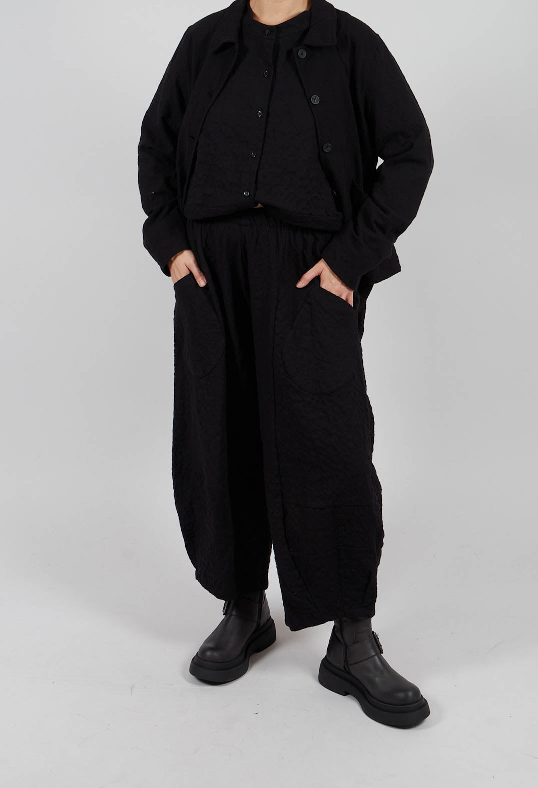 Pace SU Plain Trousers in Nero