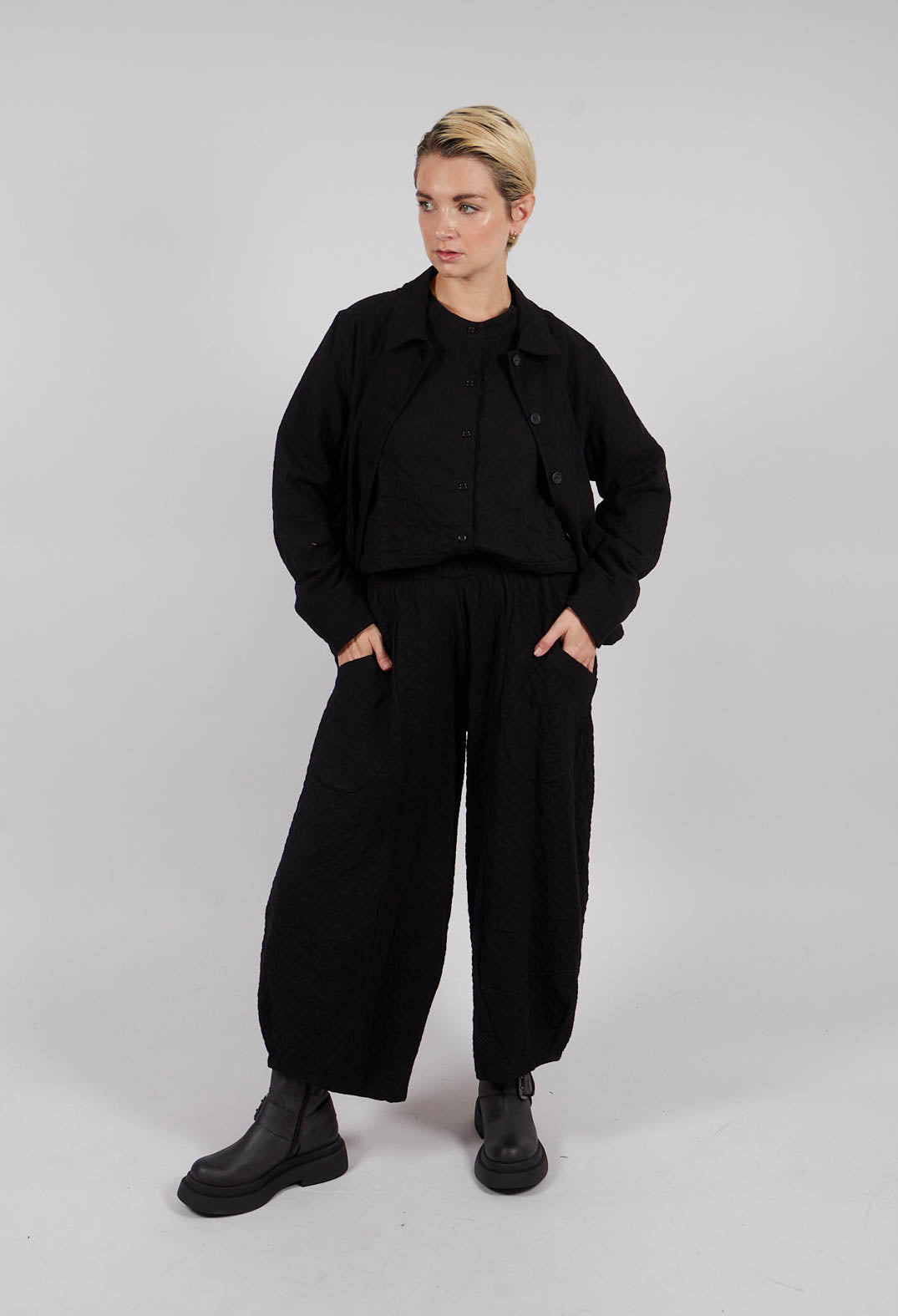 Pace SU Plain Trousers in Nero