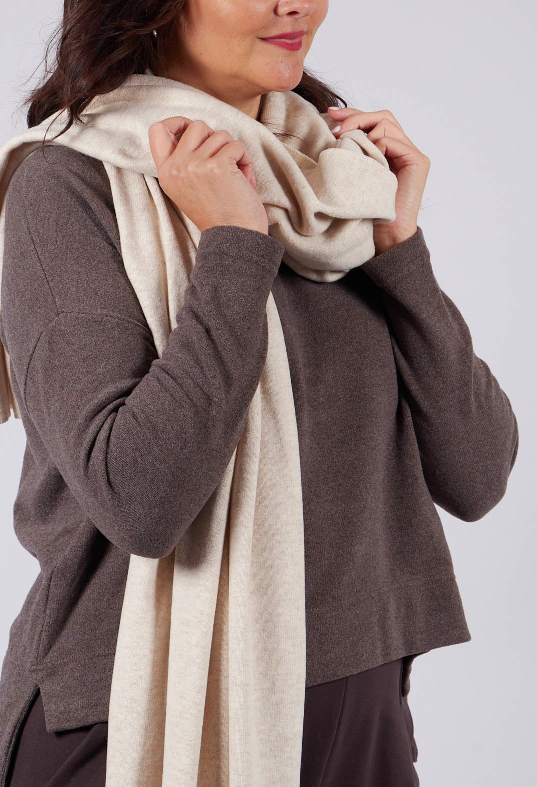 Segovia Scarf in Lieveto
