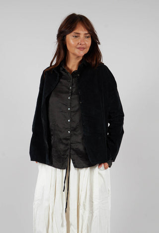 Short Collar Shirt V in Black