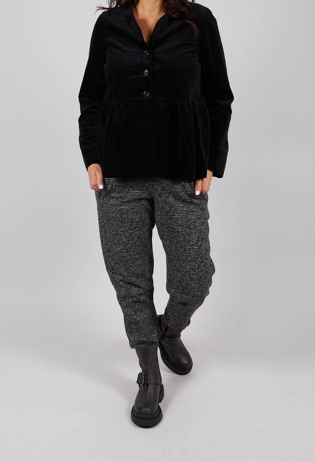 Terra J Trousers in Nero