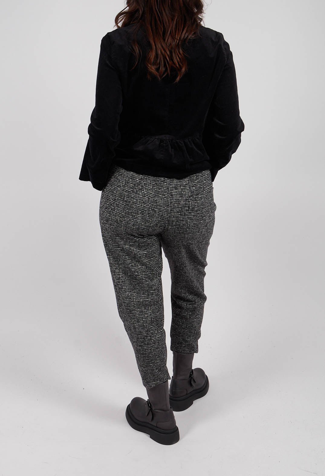 Terra J Trousers in Nero