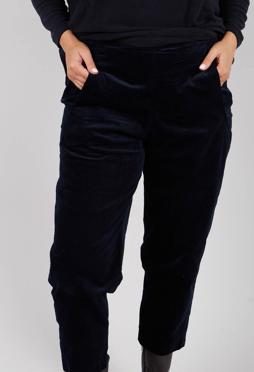 Terra L Trousers in Notte