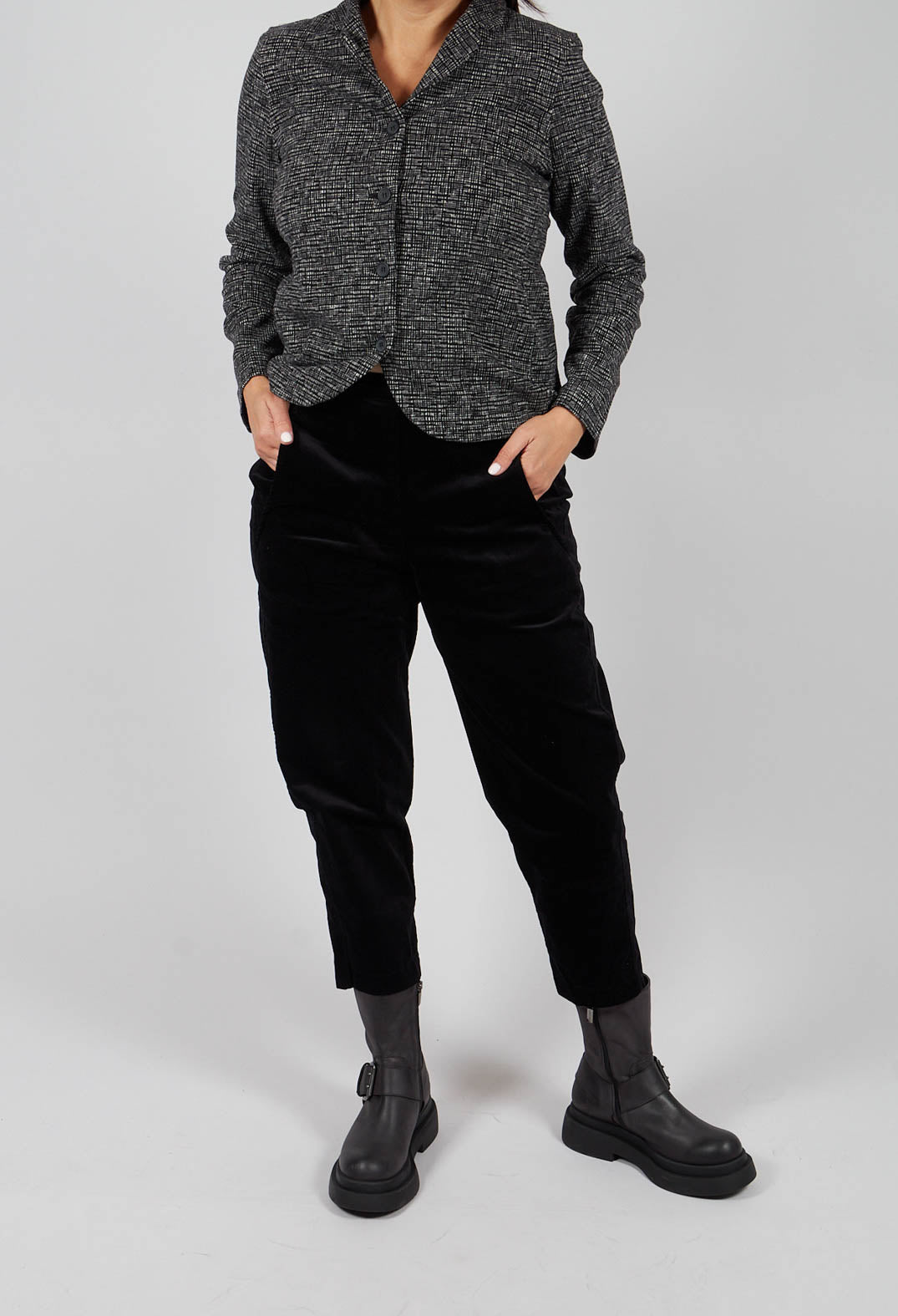 Terra L Trousers in Nero