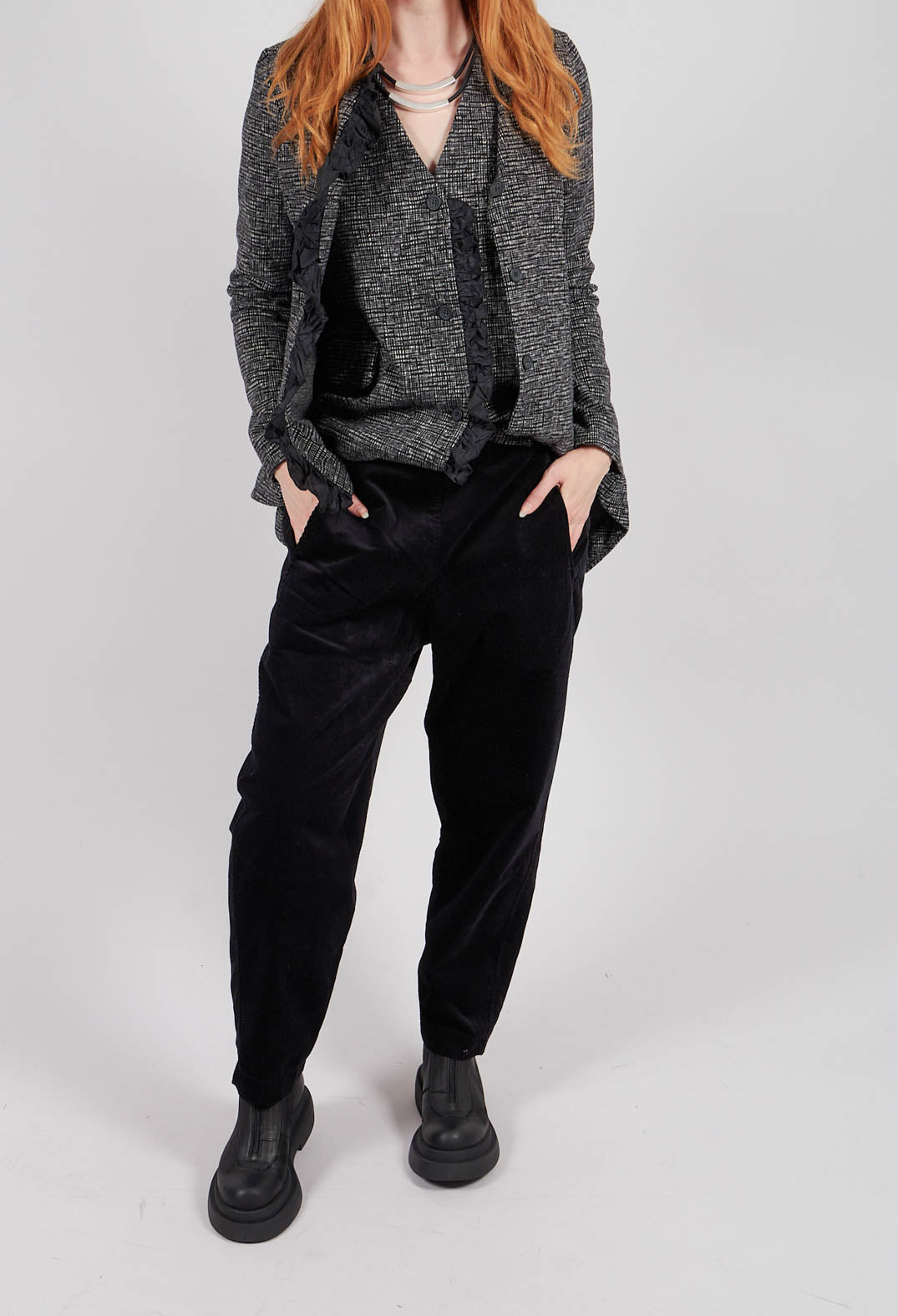 Terra L Trousers in Nero