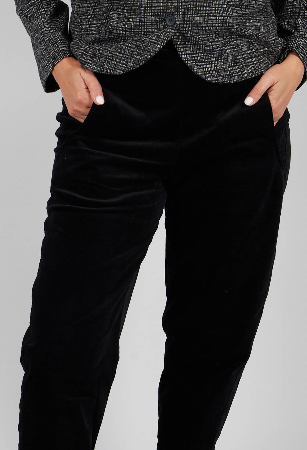 Terra L Trousers in Nero
