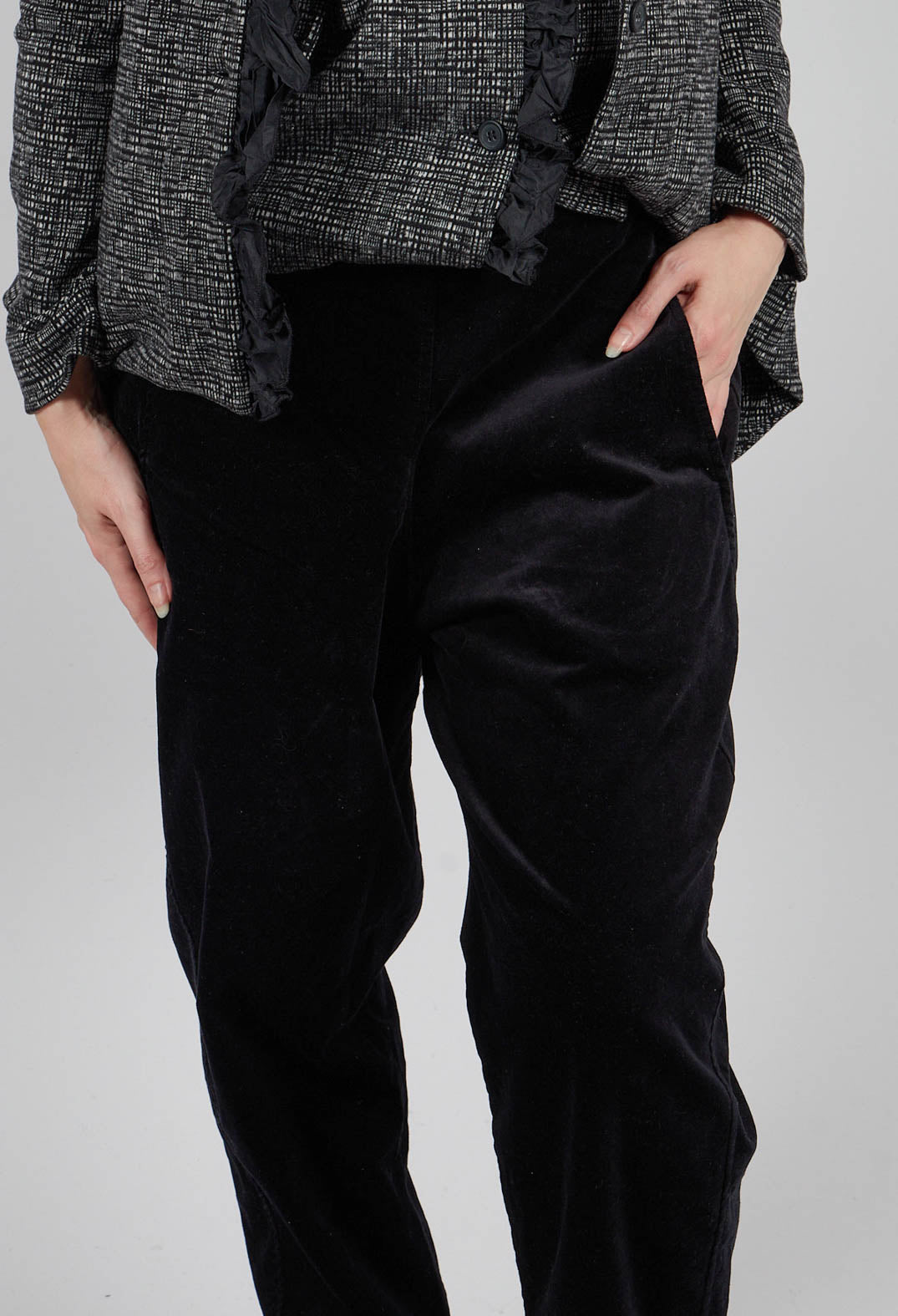 Terra L Trousers in Nero