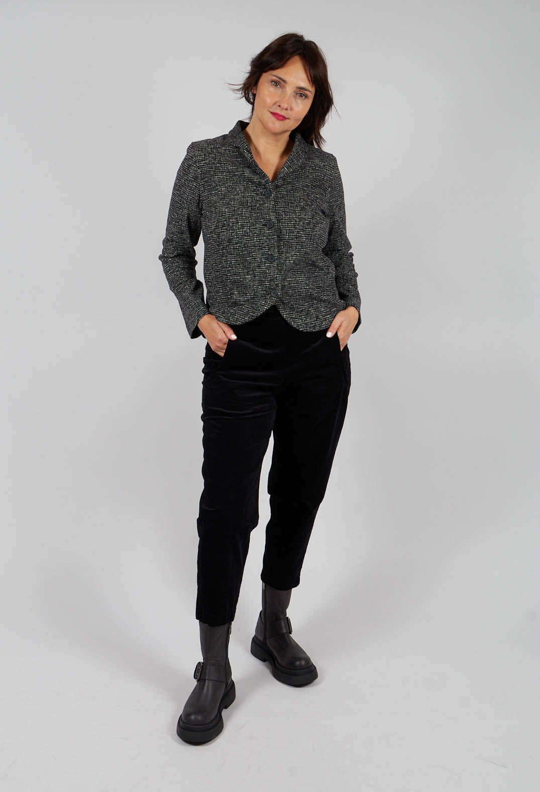 Terra L Trousers in Nero