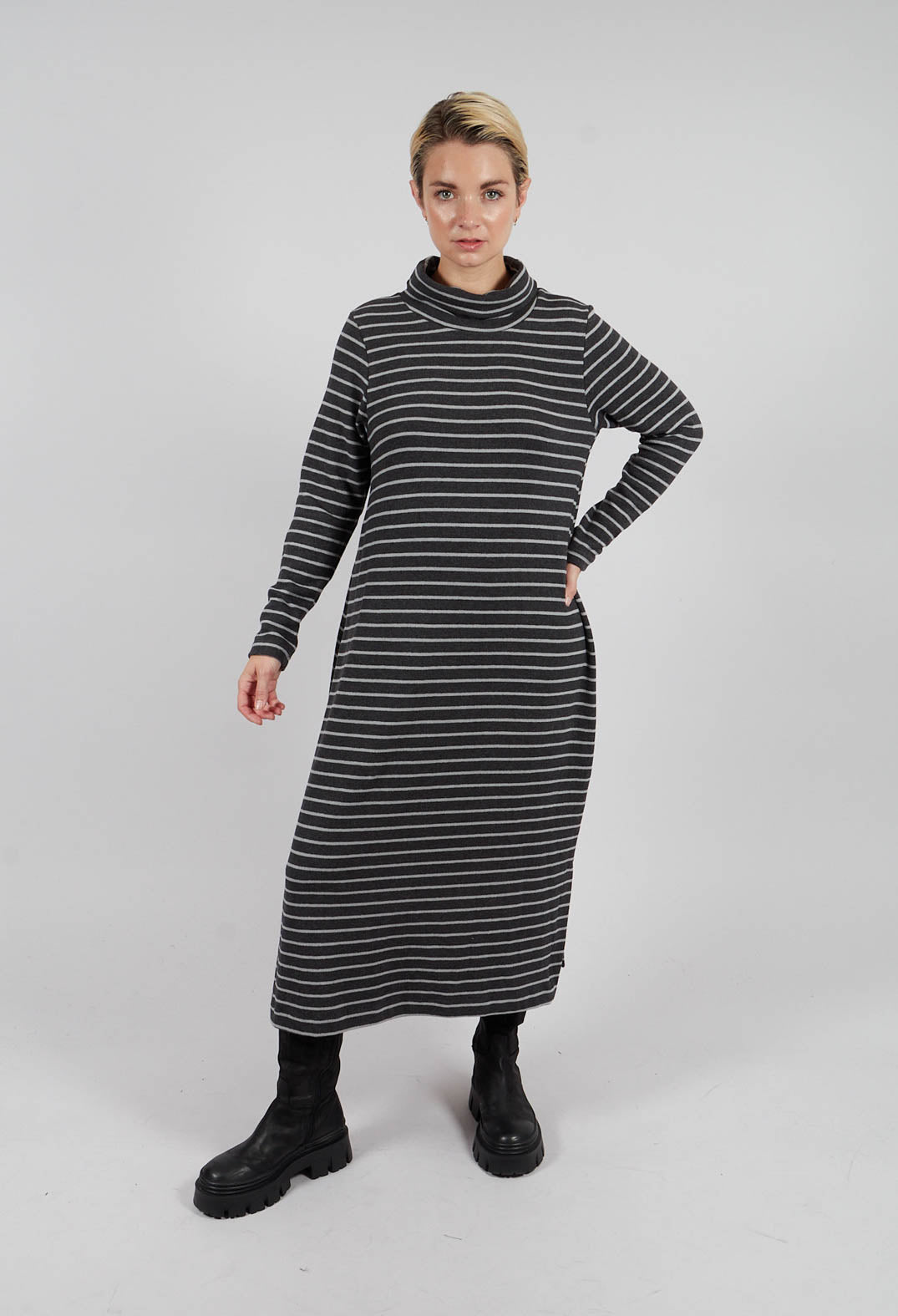 Tosca Dress in Riga Antracite