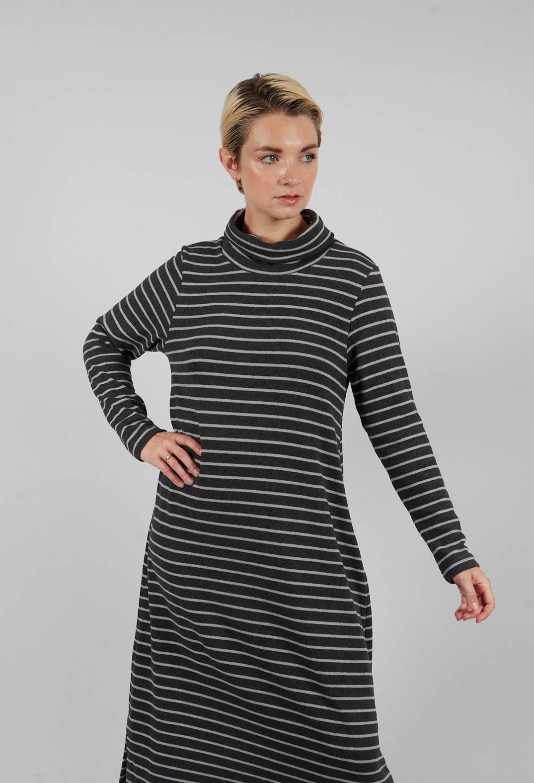 Tosca Dress in Riga Antracite