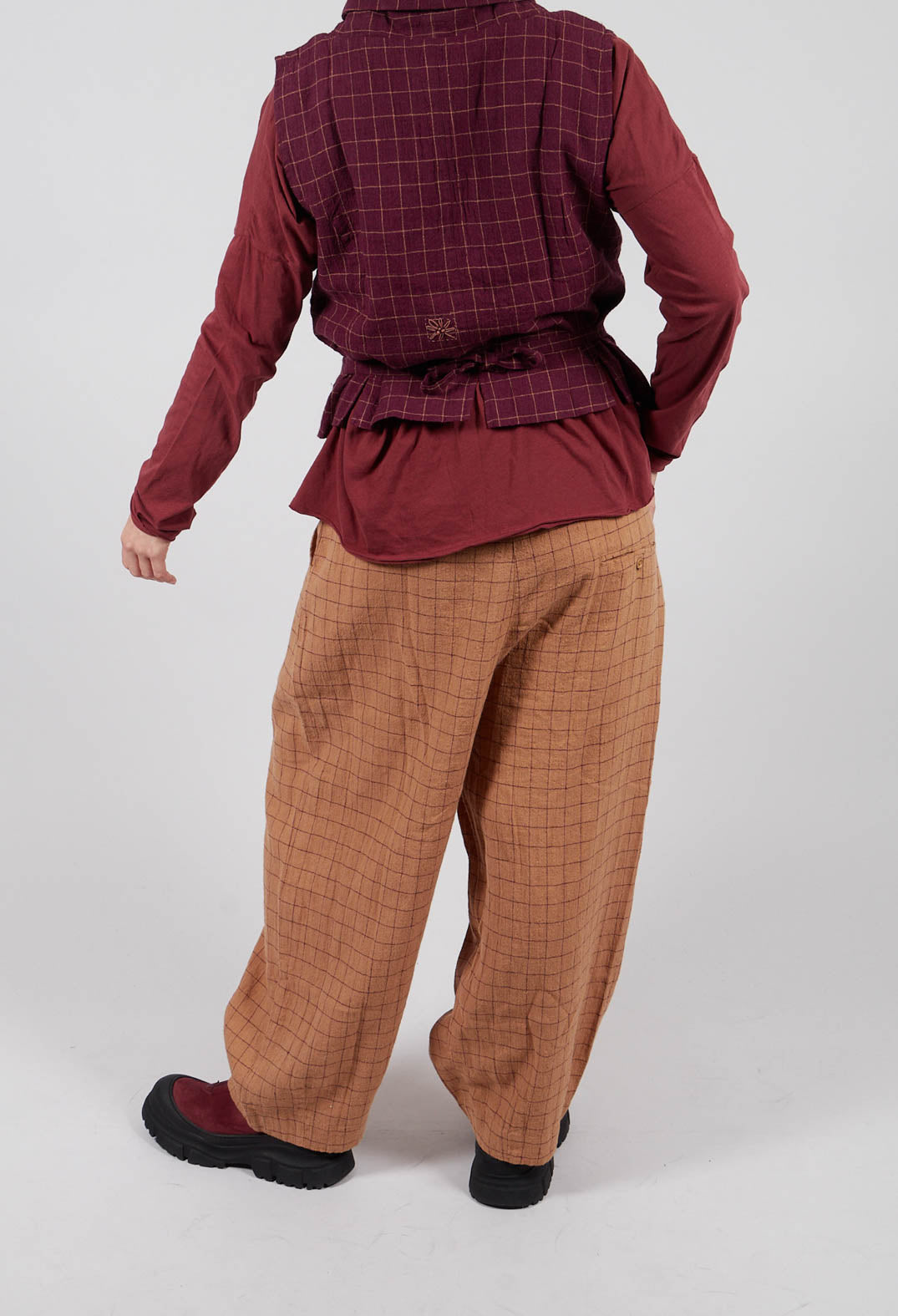 Botvi Linen Check Trousers in Cinnamon