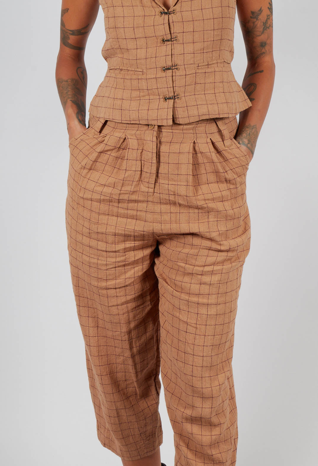 Botvi Linen Check Trousers in Cinnamon