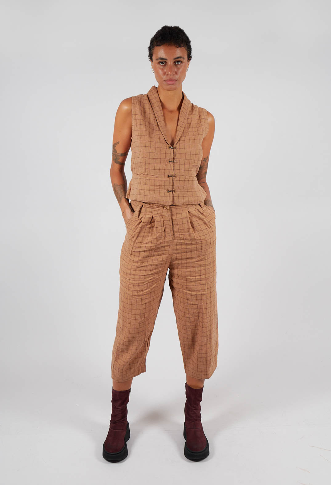 Botvi Linen Check Trousers in Cinnamon