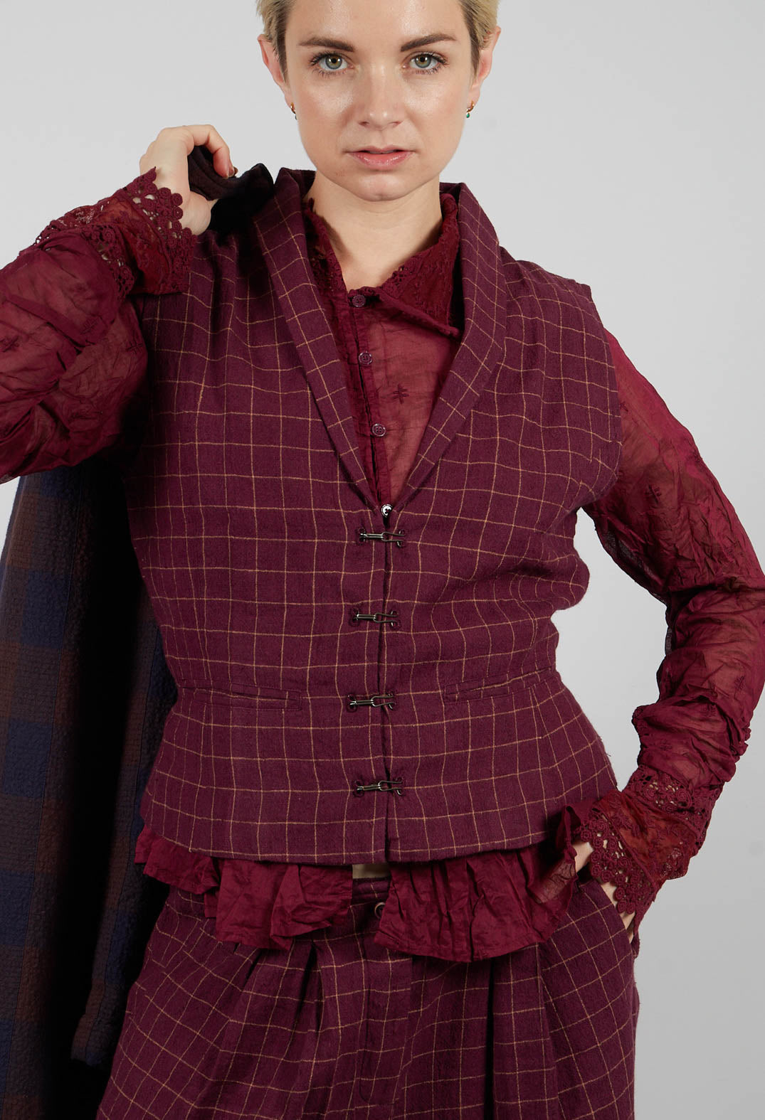 Rigmor Vest in Dark Plum