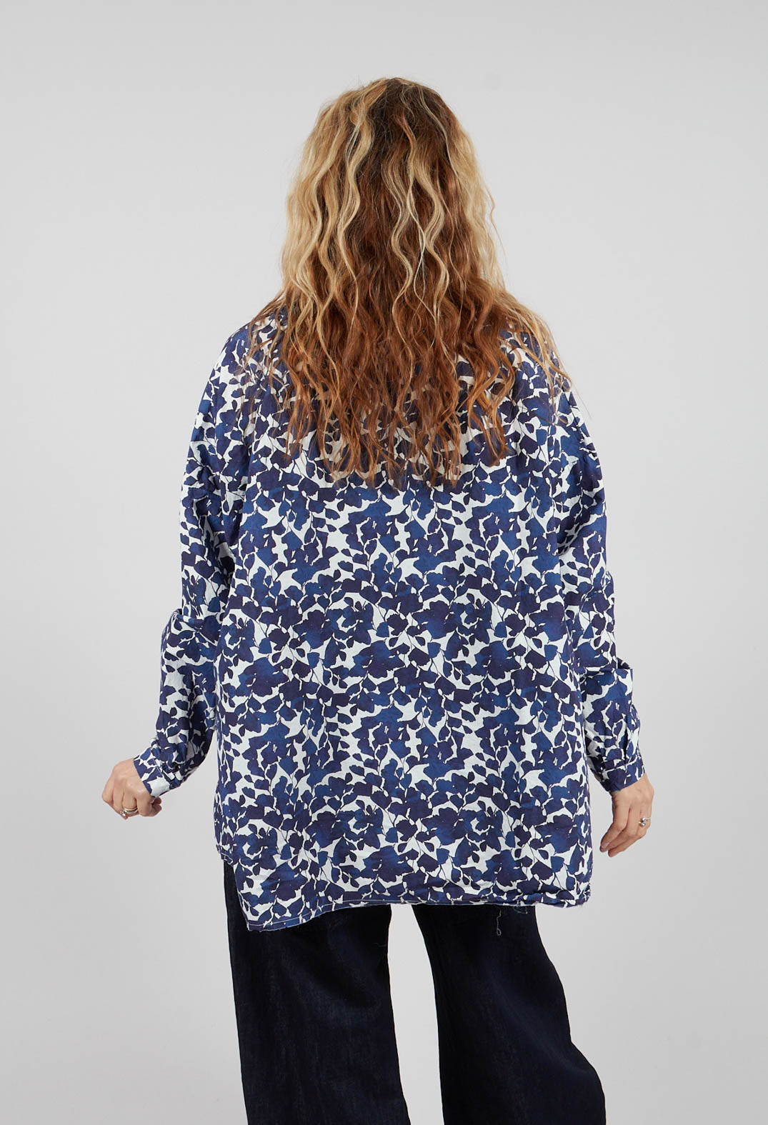 Collarless Shirt in Hedge Print