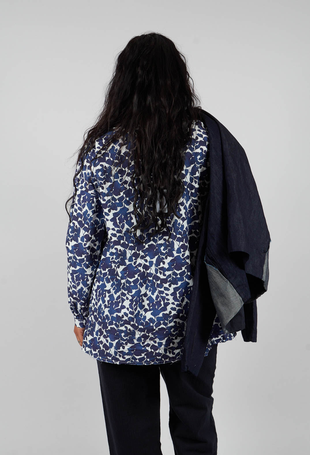 Collarless Shirt in Hedge Print