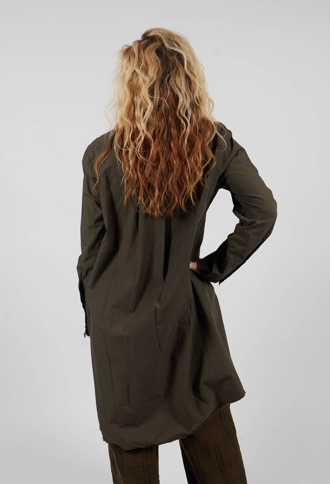 Longline Button Up Shirt in Foresta