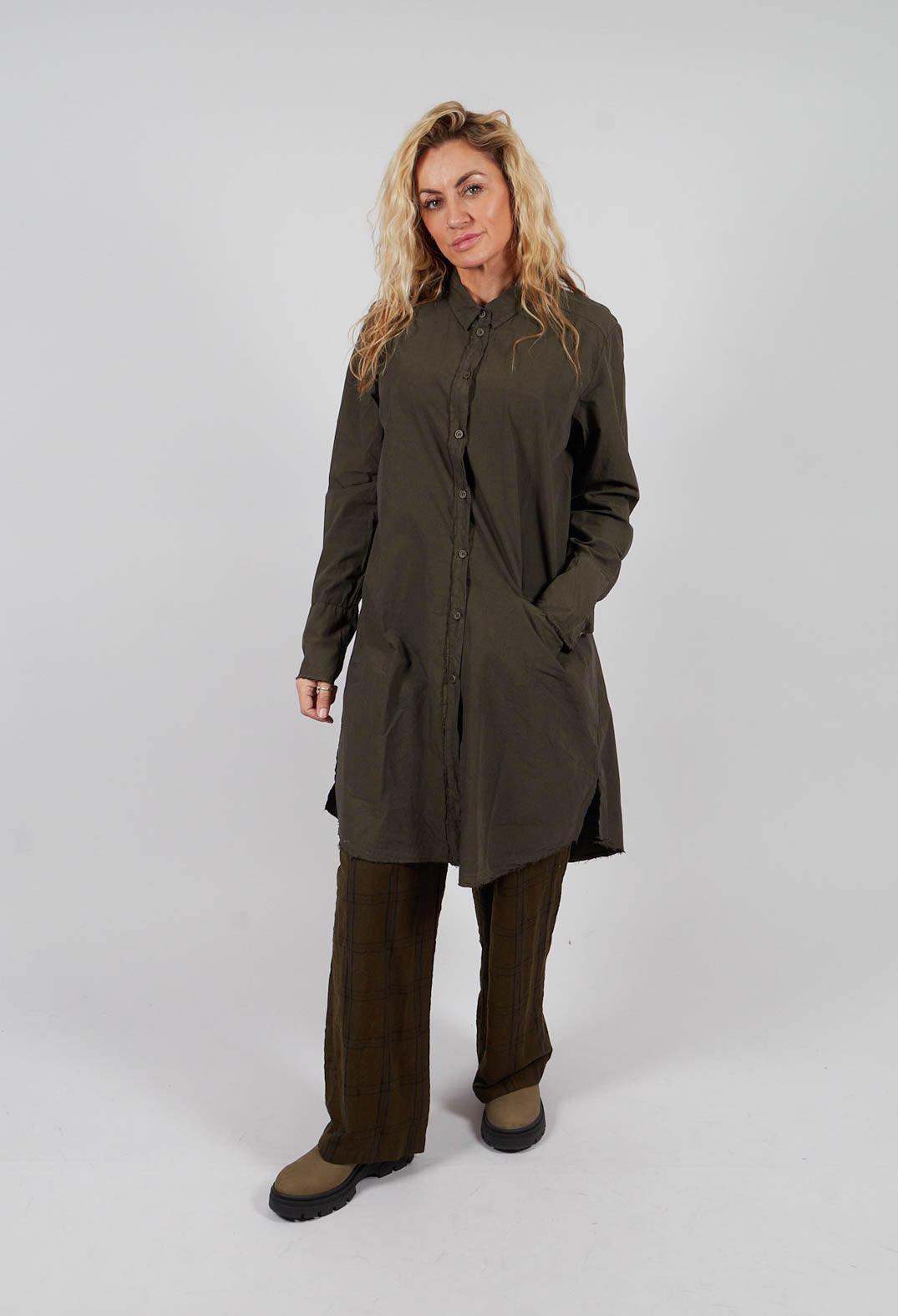 Longline Button Up Shirt in Foresta